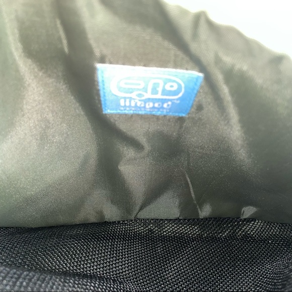 Lifepod Green Floral Print Laptop Case - Picture 4 of 6